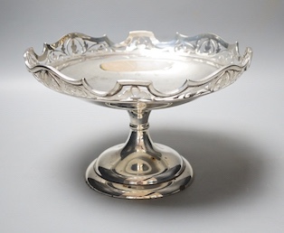 An Edwardian silver pedestal bowl, with pierced border, Martin, Hall & Co, Sheffield, 1908, diameter 25cm, 20.5oz.